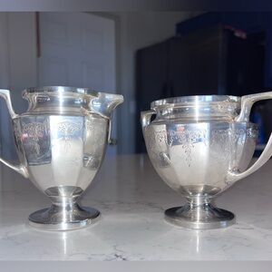 Vintage 1920’s Universal silverplate Art Deco design creamer & sugar set #84400